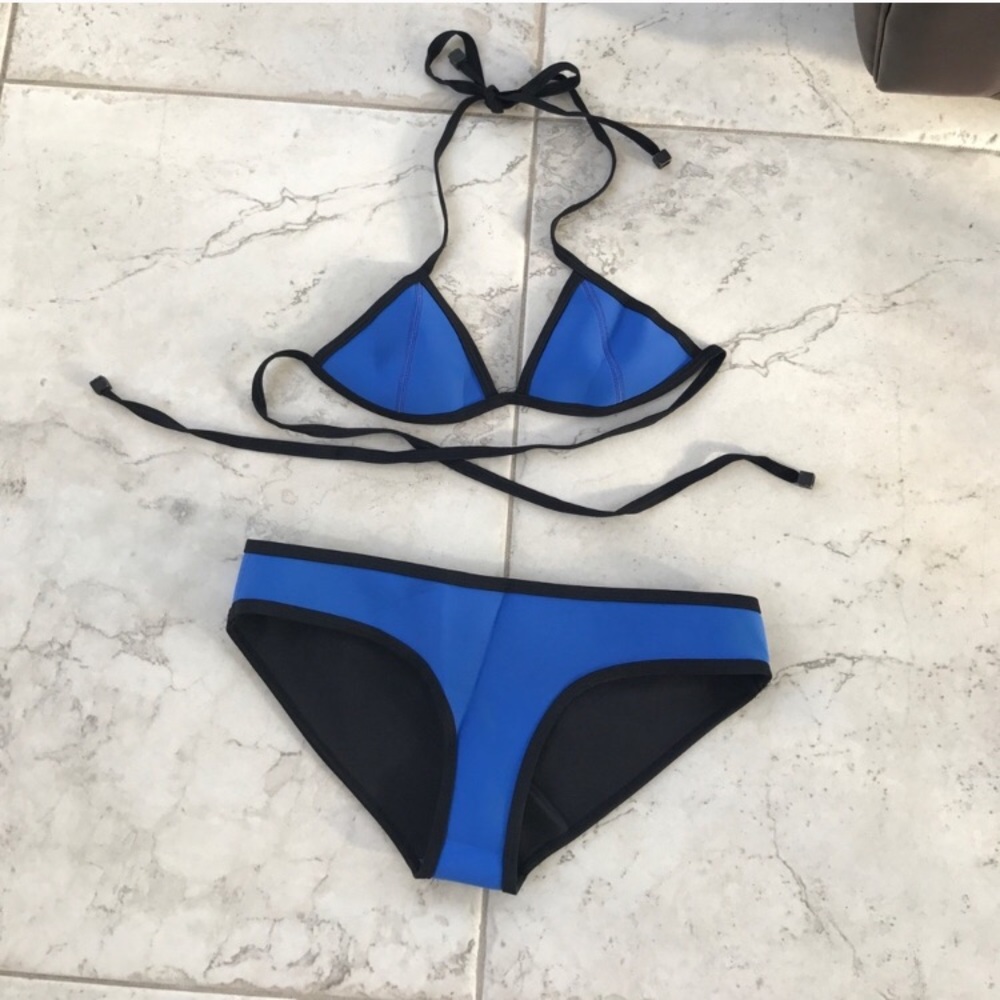 Blue Triangl Bikini 👙